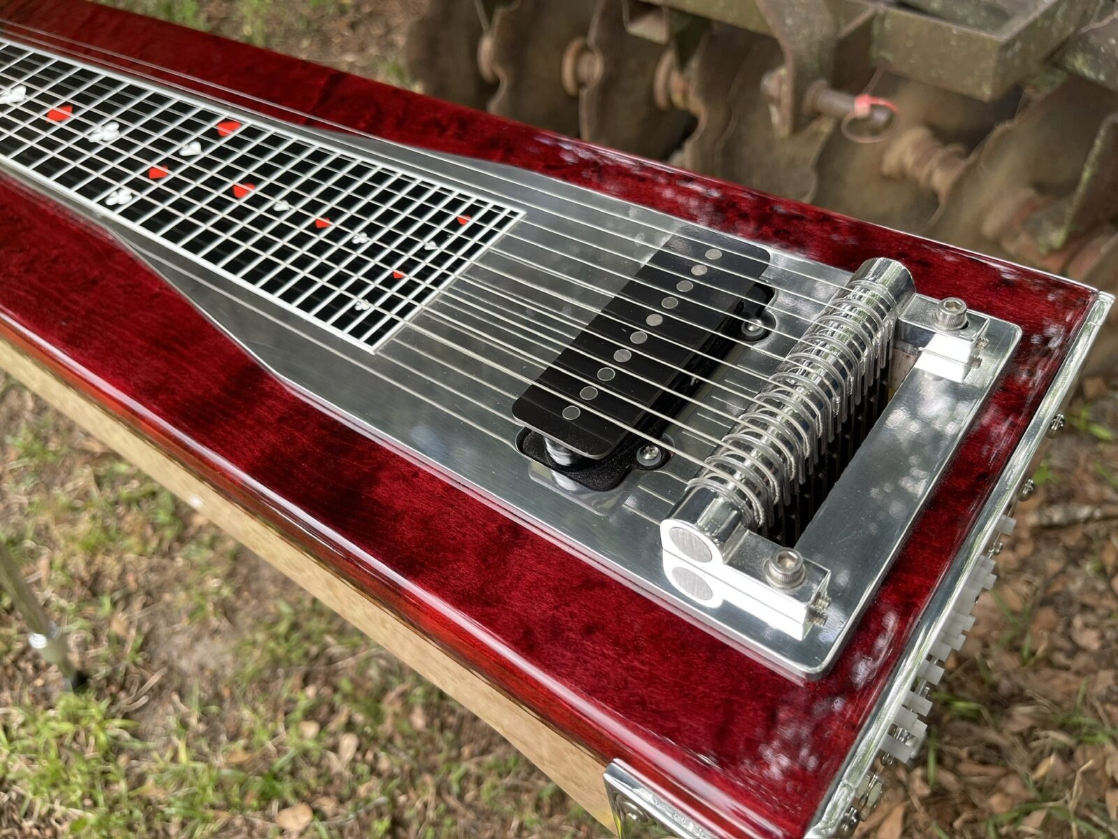 pickup and pulling fingers of pedal steel guitar