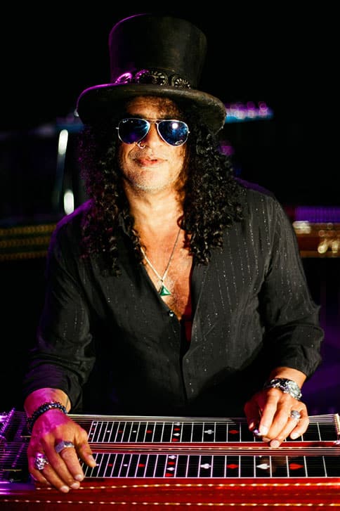 Slash with his Sho-Bud