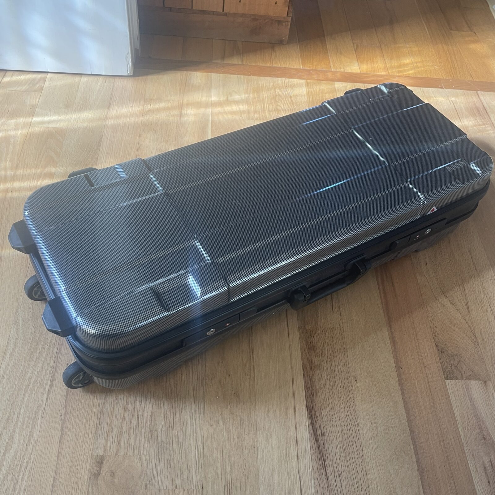 pedal steel case with wheels